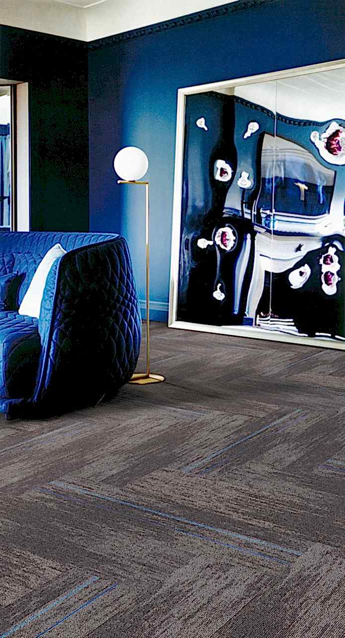 Darwin 23 karo halı, sıcak ve sessiz ofis alanları için vazgeçilmezdir.