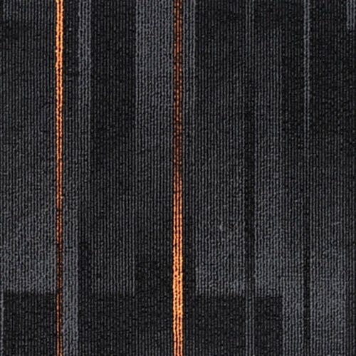 Pasteur 15 karo halı antrasit üzerine turuncu çizgili bir desene sahiptir.