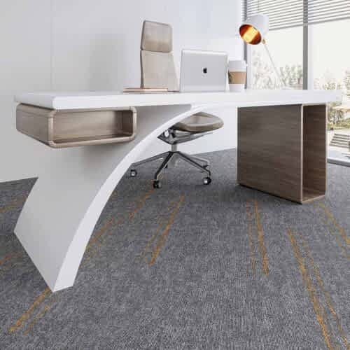 Matisse 2105 kolay temizlenebilir karo halı olmasıyla pratik kullanım sunar.